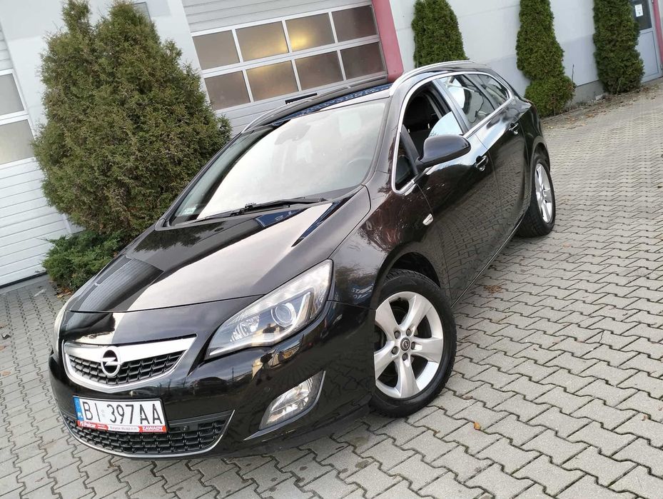 ładna ekonomiczna Astra J alu 17 bixenon polecam