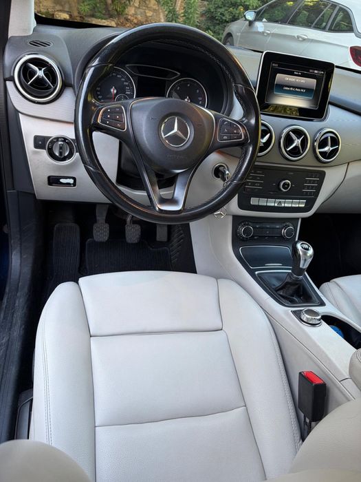Mercedes-Benz B180d