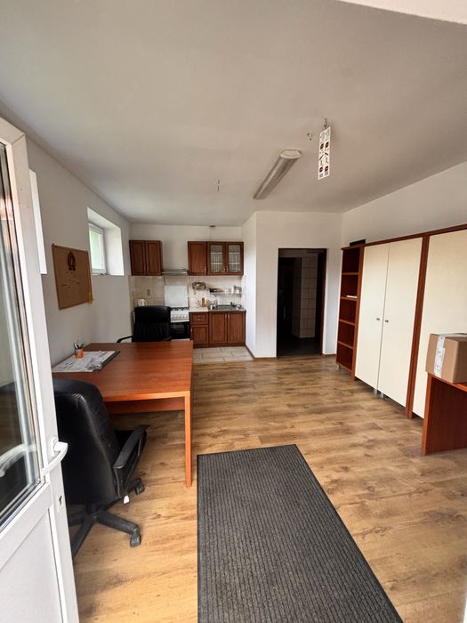 Hala magazynowa z zapleczem biurowo- socjalnym