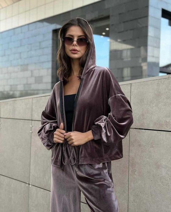 Костюм жіночий велюровий весняний/Костюм женский спортивный мод 1916