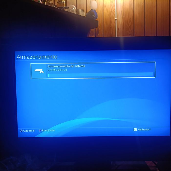 PlayStation 4 + comando + jogos