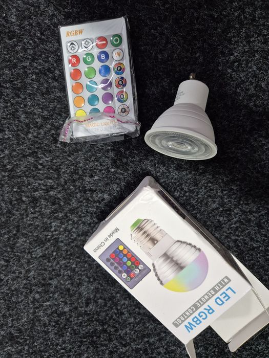 Lâmpada LED com controle remoto