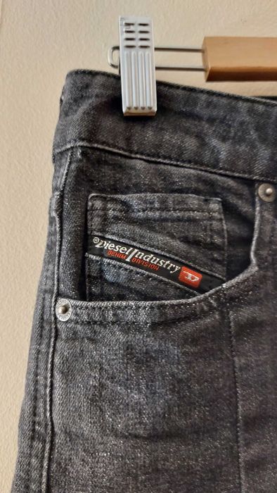 jeansy boyfriend Diesel z ćwiekami