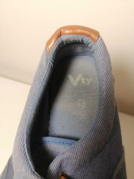 Sapatos azul tipo Vans em lona