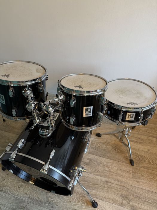 Sonor Force 3001 (Czarny Gloss) – Shell Set z Werblem (20/10/12/14 + 14) DODATKOWO WERBEL