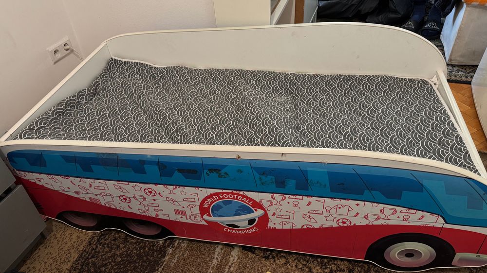 Łóżko dziecięce 140x70 – autobus / motyw piłkarski