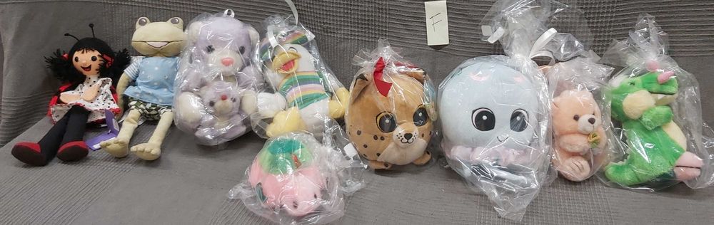 Peluches novos e como novos em ótimo estado