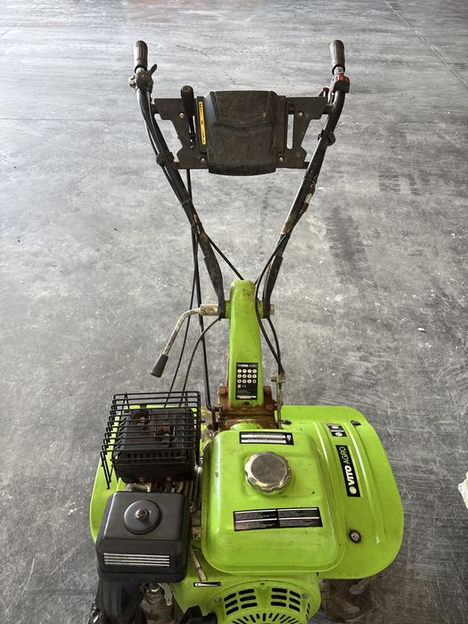 Moto enxada vito como nova