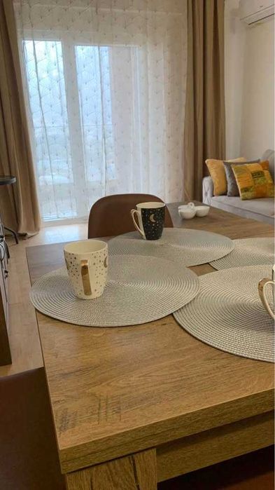 Бар Илино ВИДОВАЯ на горы-город. 30м - один из 2-х кругов с заправками