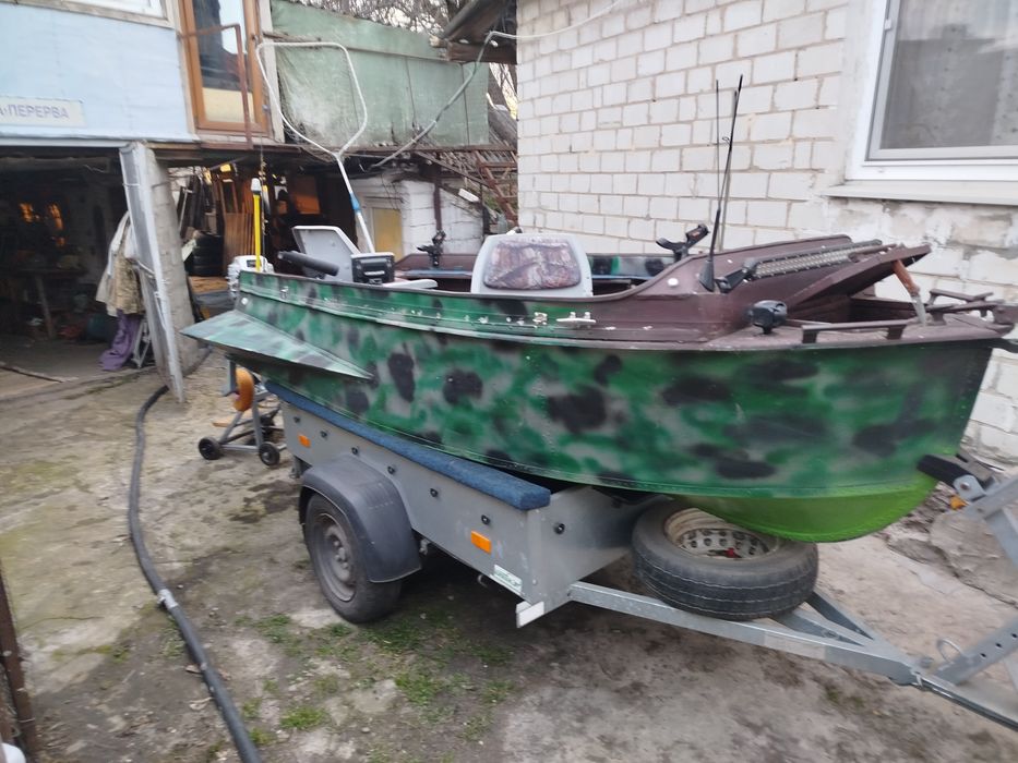 Човен Казанка южанка обрезанная 3 метра з мотором Хонда 15