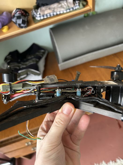 Fpv дрон ( камера есть )