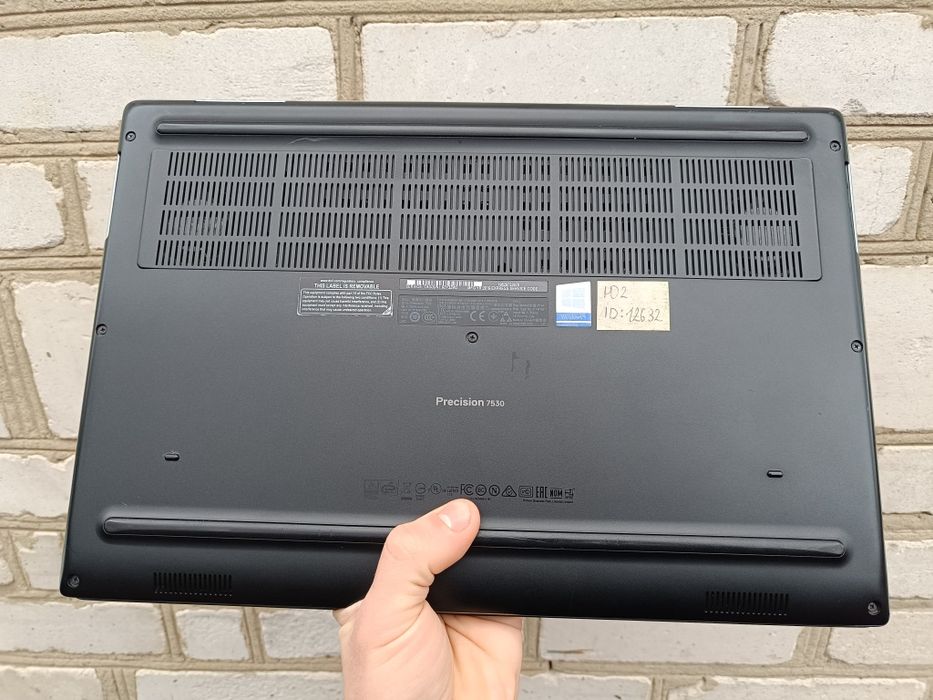 з Face ID 6 ядер, Ігровий ноутбук DELL (Xeon/32/512/P3200 6GB)