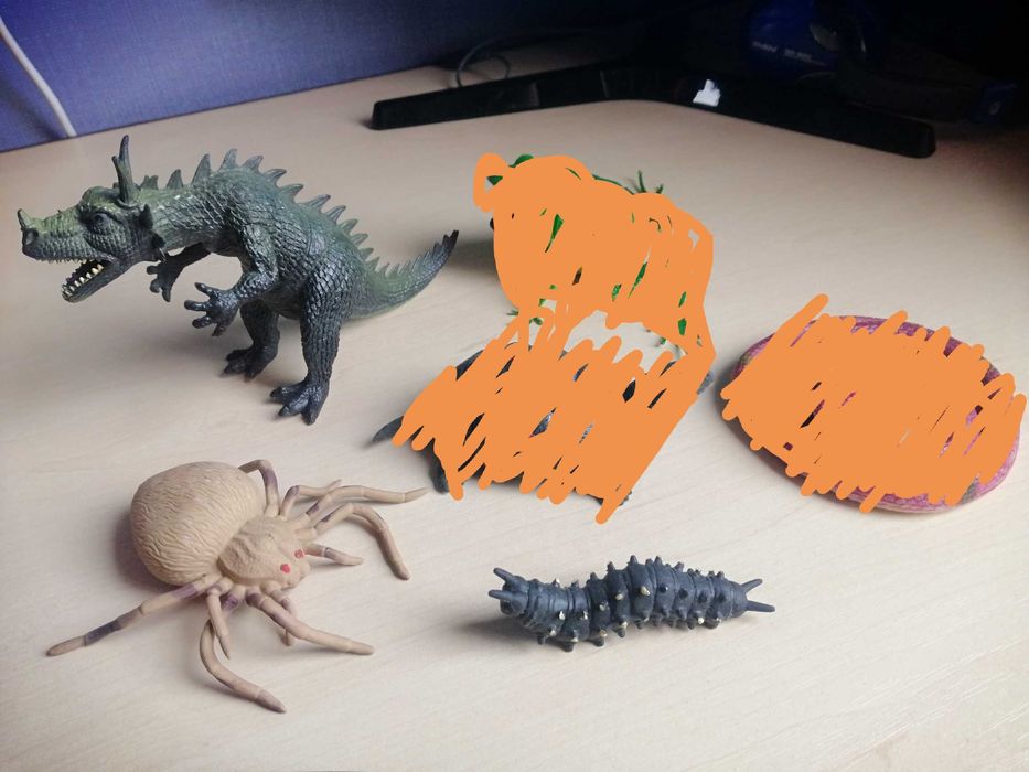 Игрушки Макдональдс,зомби,животные,насекомые,динозавры.