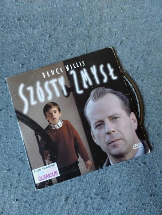 płyta DVD z filmem "Szósty zmysł" z Brucem Willisem