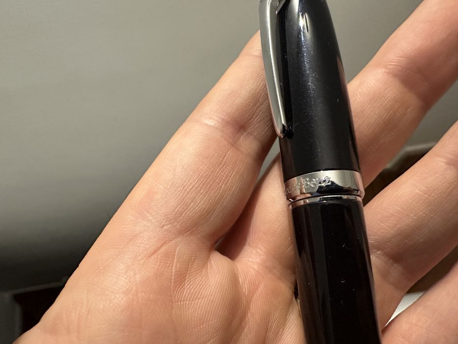 Caneta mercedes-benz com caixa