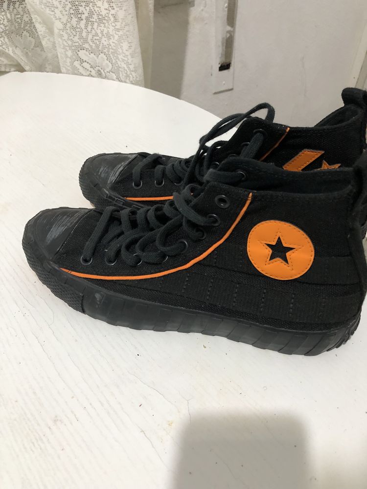 Converse All Star preto e laranja Vialonga OLX Portugal