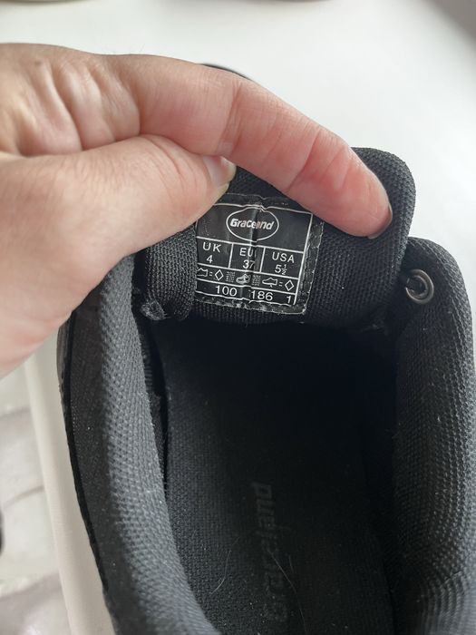 Термо  взуття 37, 39 Skechers та  Graceland
