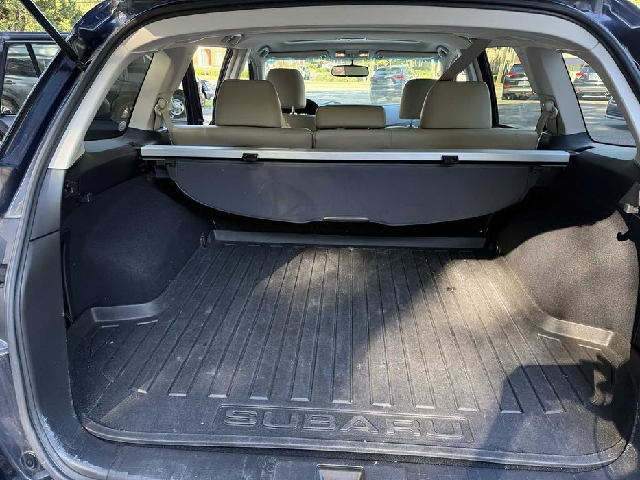 Subaru Outback 2.5i Limited      2013