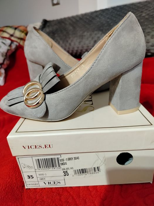 Buty na obcasie 35 używane