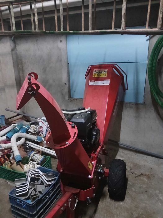 Triturador de lenha estado novo