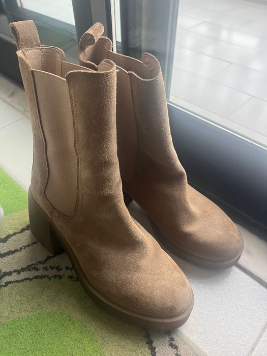 Botas de cano medio em Camurça