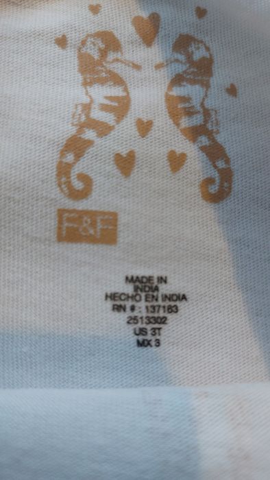 Tshirt z brokatowy napisem