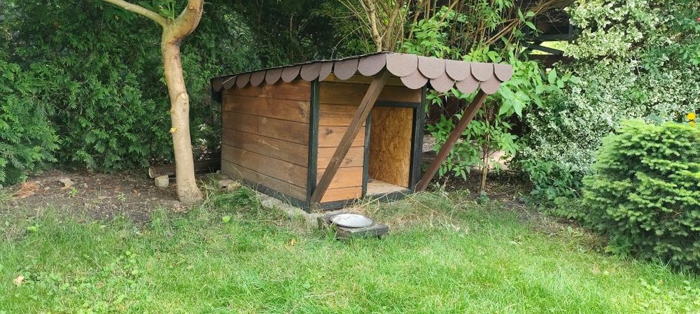 Duża ocieplona buda dla psa