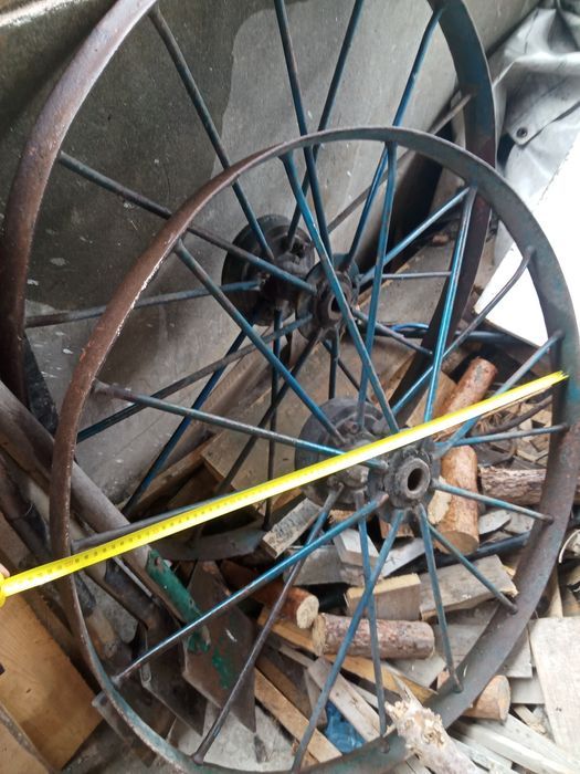 Koła 2szt z maszyny rolniczej lub wozu