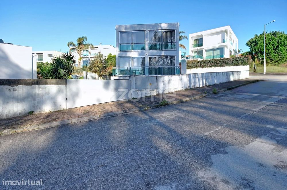 Moradia T3+1 Isolada