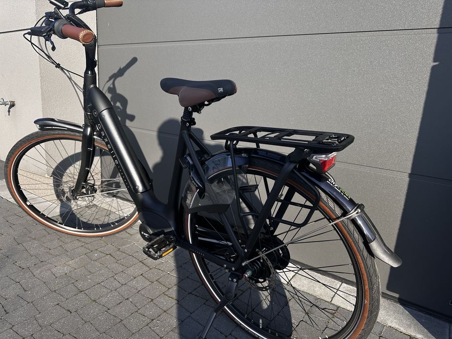 rower elektryczny gazelle arroyo c8 hmb elite