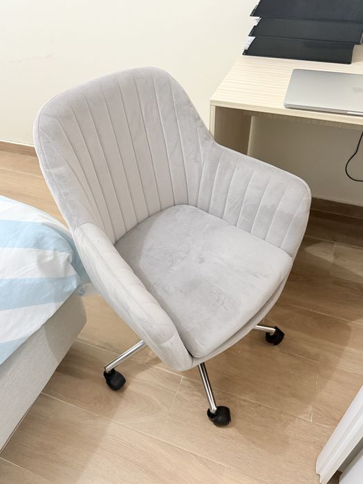 Secretaria com cadeira  giratoria