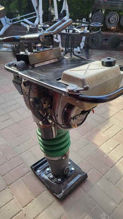 Skoczek wacker spalinowy