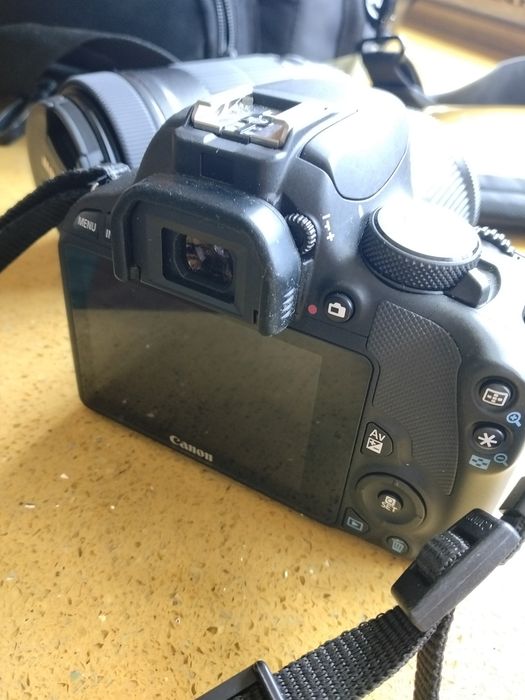 Máquina fotográfica Canon EOS 100