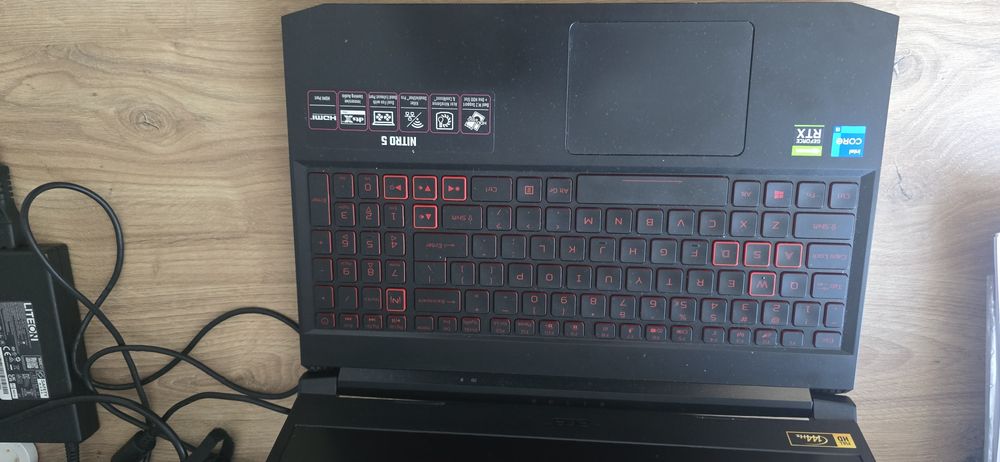 ACER NITRO 5 AN15 / i5 / RTX3050 / M.2