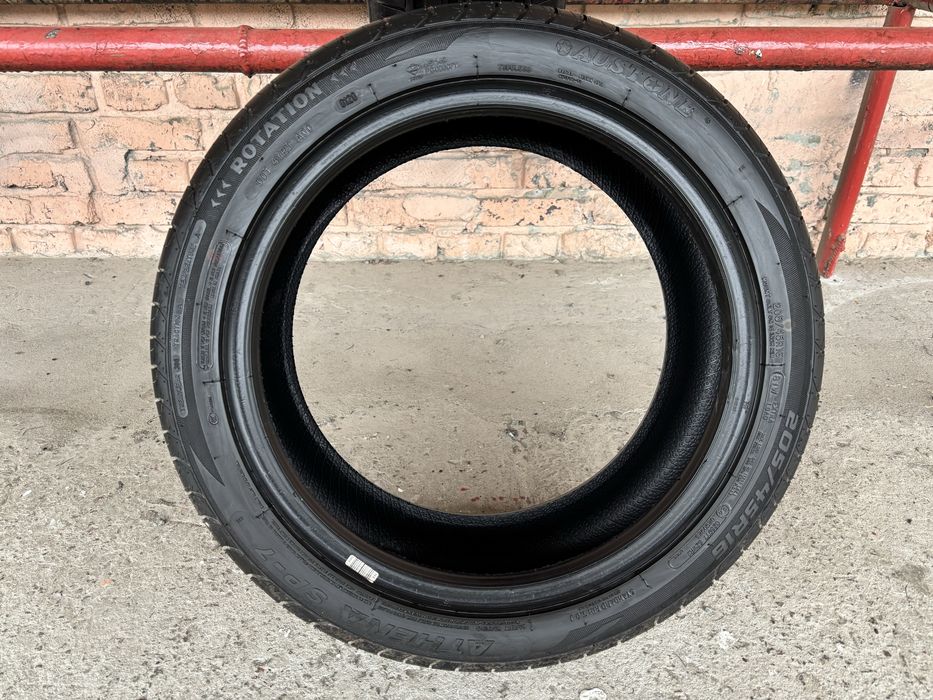 Пара літніх шин 205/45R16