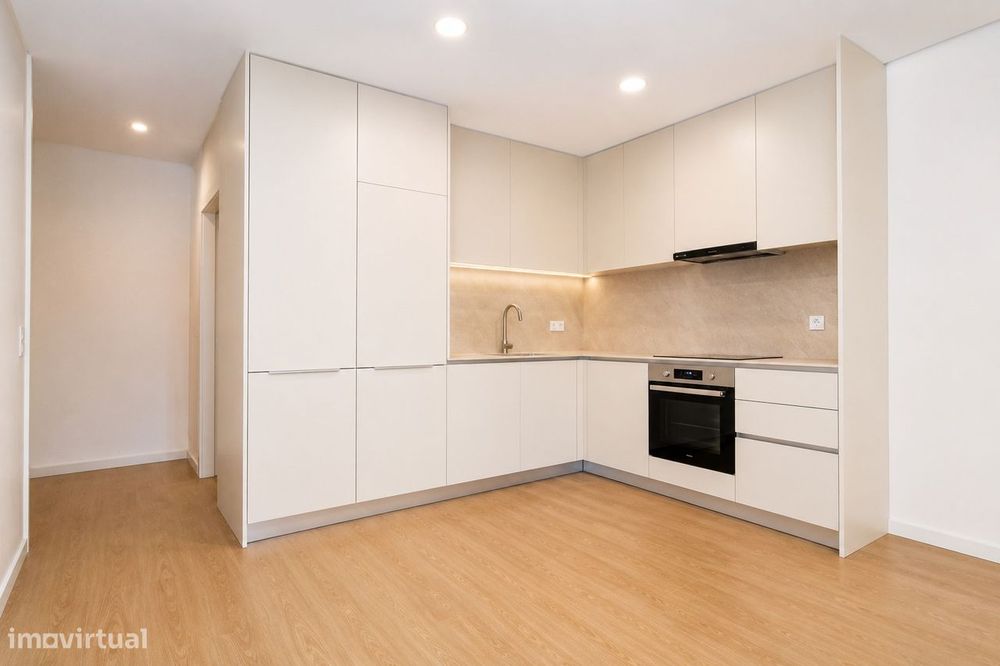 Arrendamento de apartamento T1+1 na Avenida da República, 2491