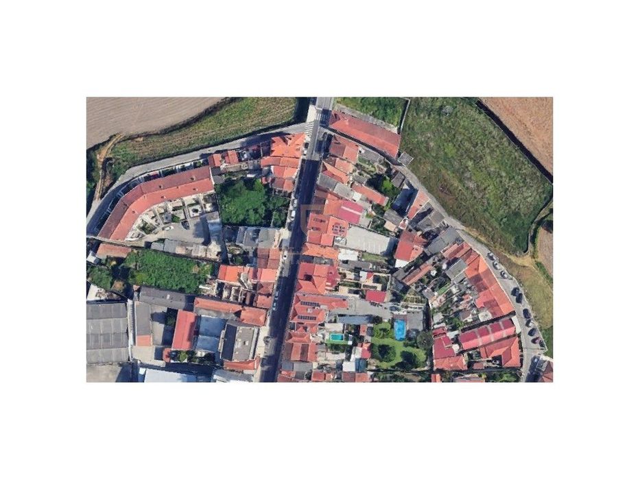 Terreno p/ construção em altura - ao Hospital de S. João - S. Mamed...