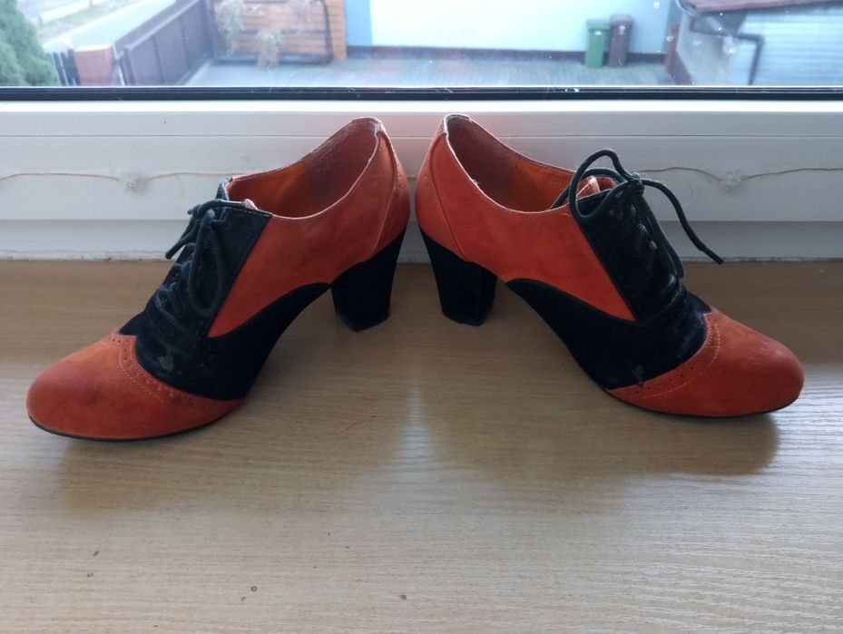 Vintage buty na obcasie.