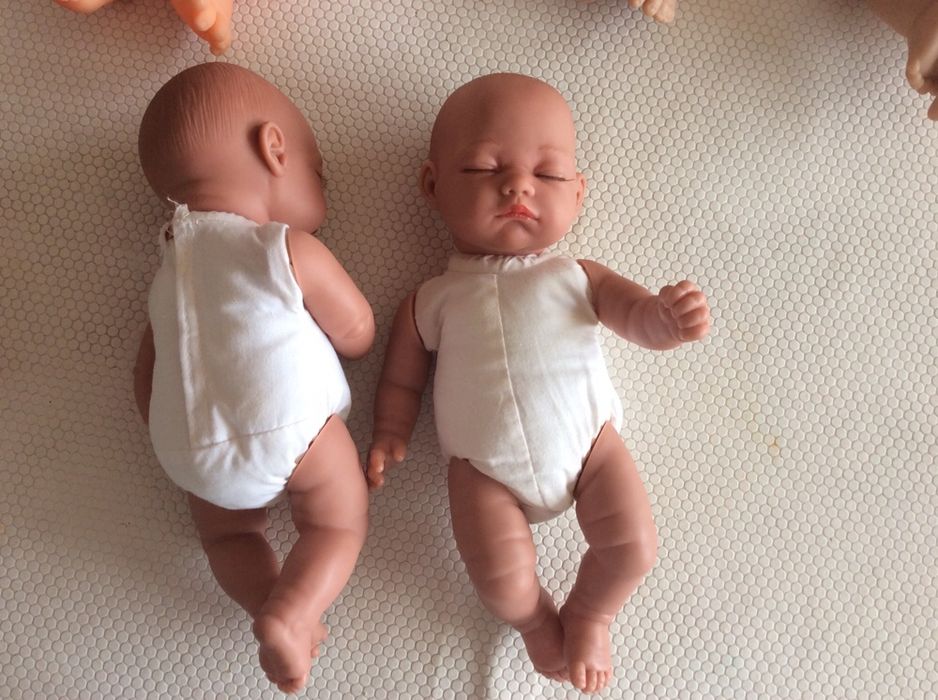 Nenucos e bonecas de brincar