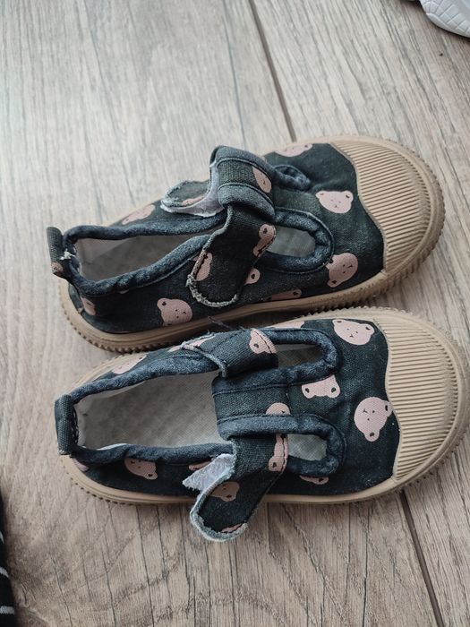 Взуття для дівчинки