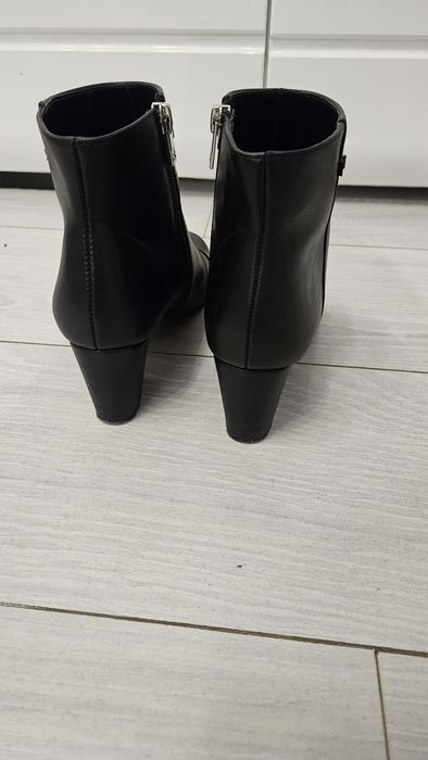 Buty botki na obcasie czarne Calvin Klein