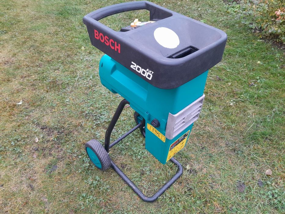 Frezowy rozdrabniacz do gałęzi Bosch AXT2000 moc 2000W
