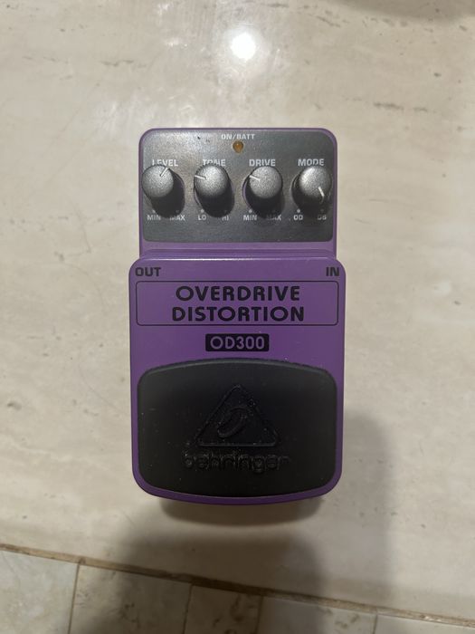 Behringer UC200, FX600, OD300 гітарні педалі