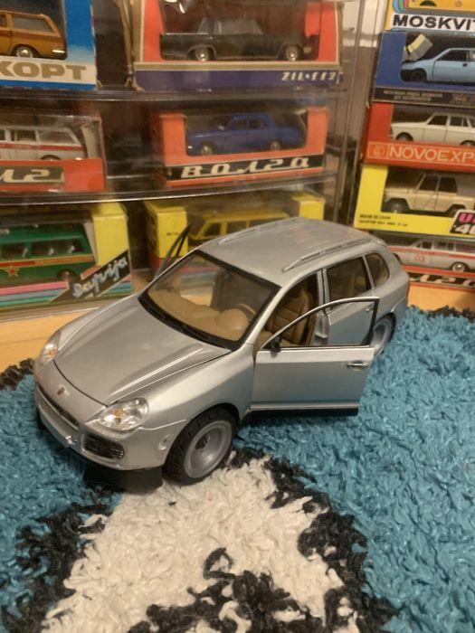 Модели масштабу 1/18