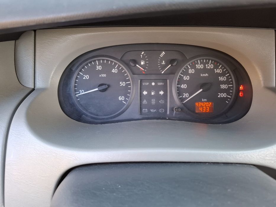 Renault Trafic Long 1.9 dci 9 osobowy