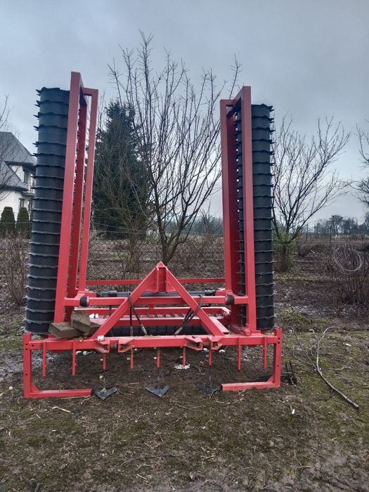 Wał uprawowy posiewny zageszczajacy zawieszany do trawy 7m
