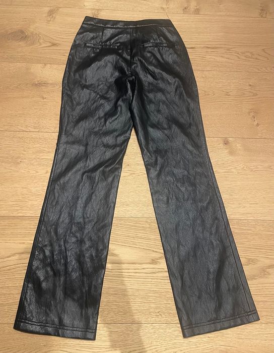 Calças ecopele marca Zara tamanho S usadas uma vez.