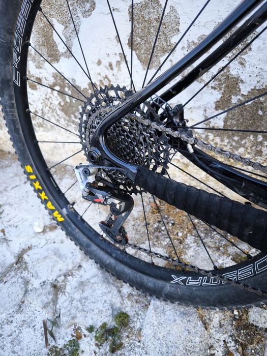 Berria Bravo carbono M