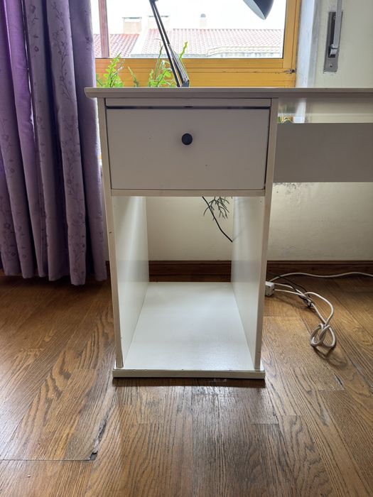 Secretária branca ikea