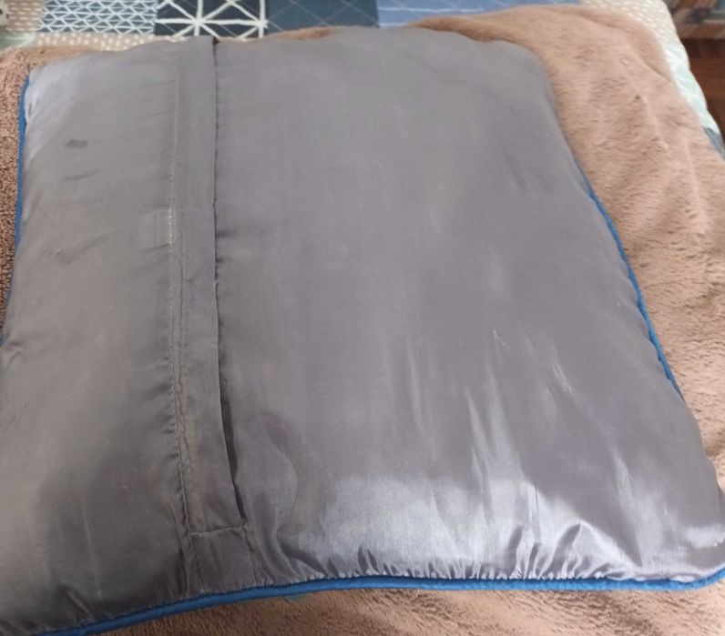 Almofada quadrada acetinada